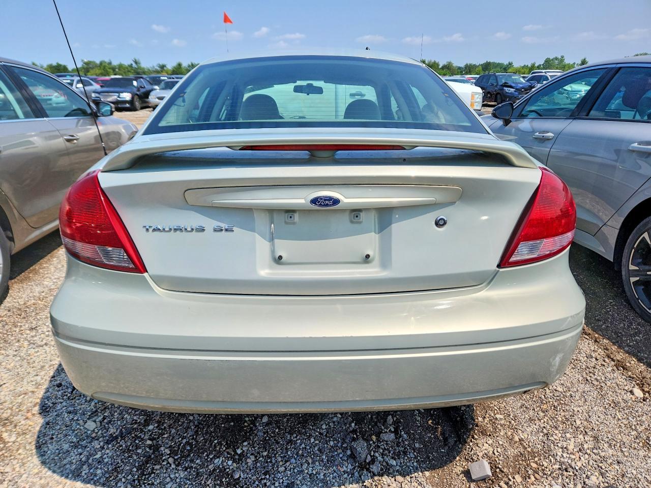 2005 Ford Taurus Se - Фото 6