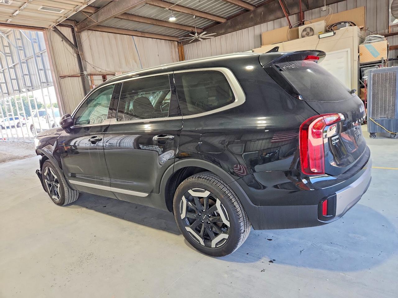 2025 Kia Telluride S - Image 2