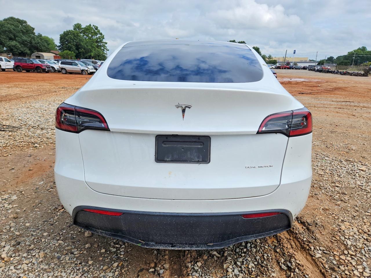 2023 Tesla Model Y - Фото 6