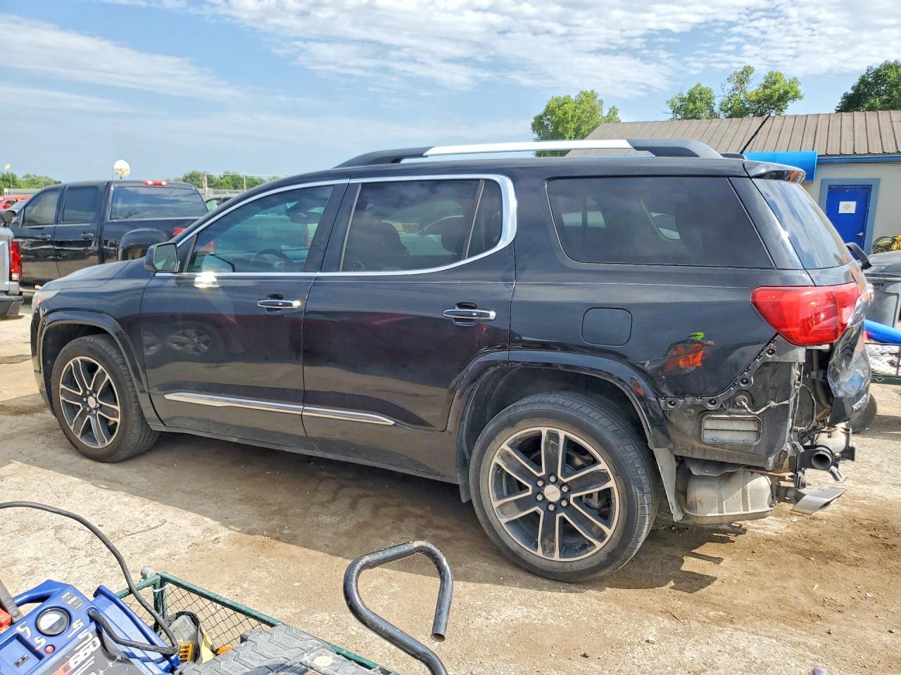 2018 GMC Acadia Denali - Фото 2