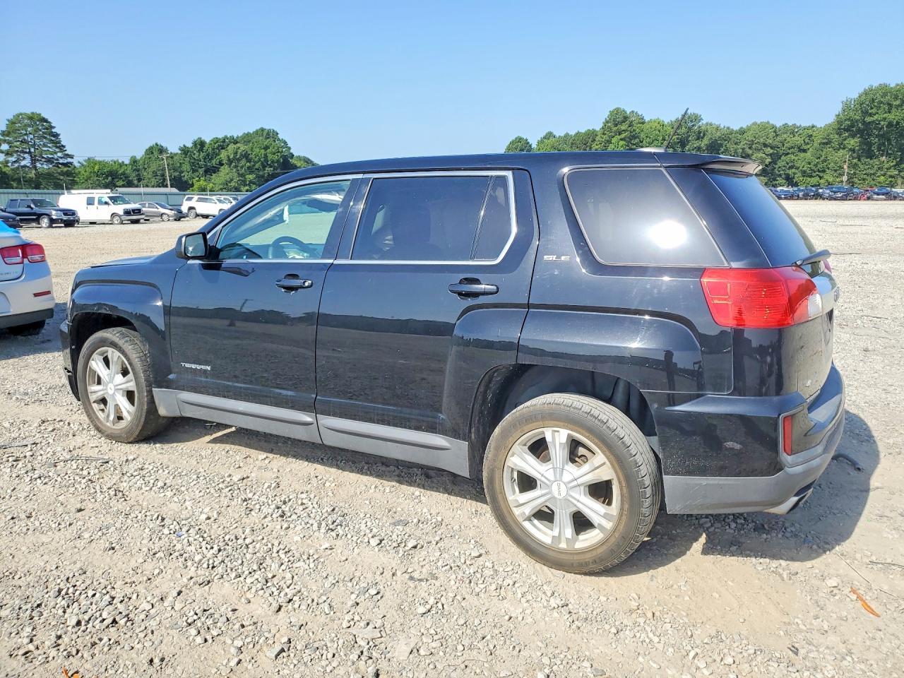 2017 GMC Terrain Sle - Image 2