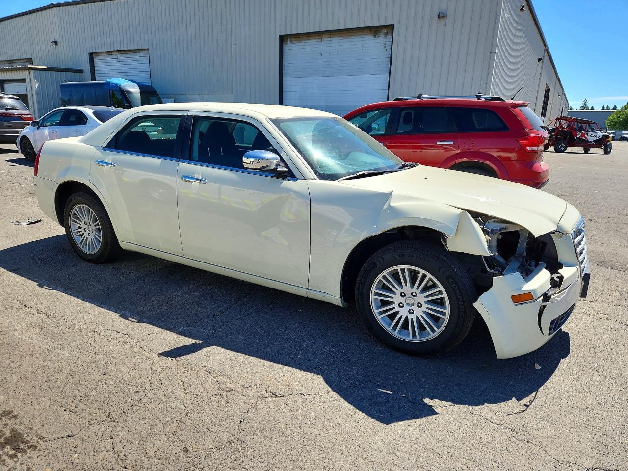 2010 Chrysler 300 Touring - Фото 4