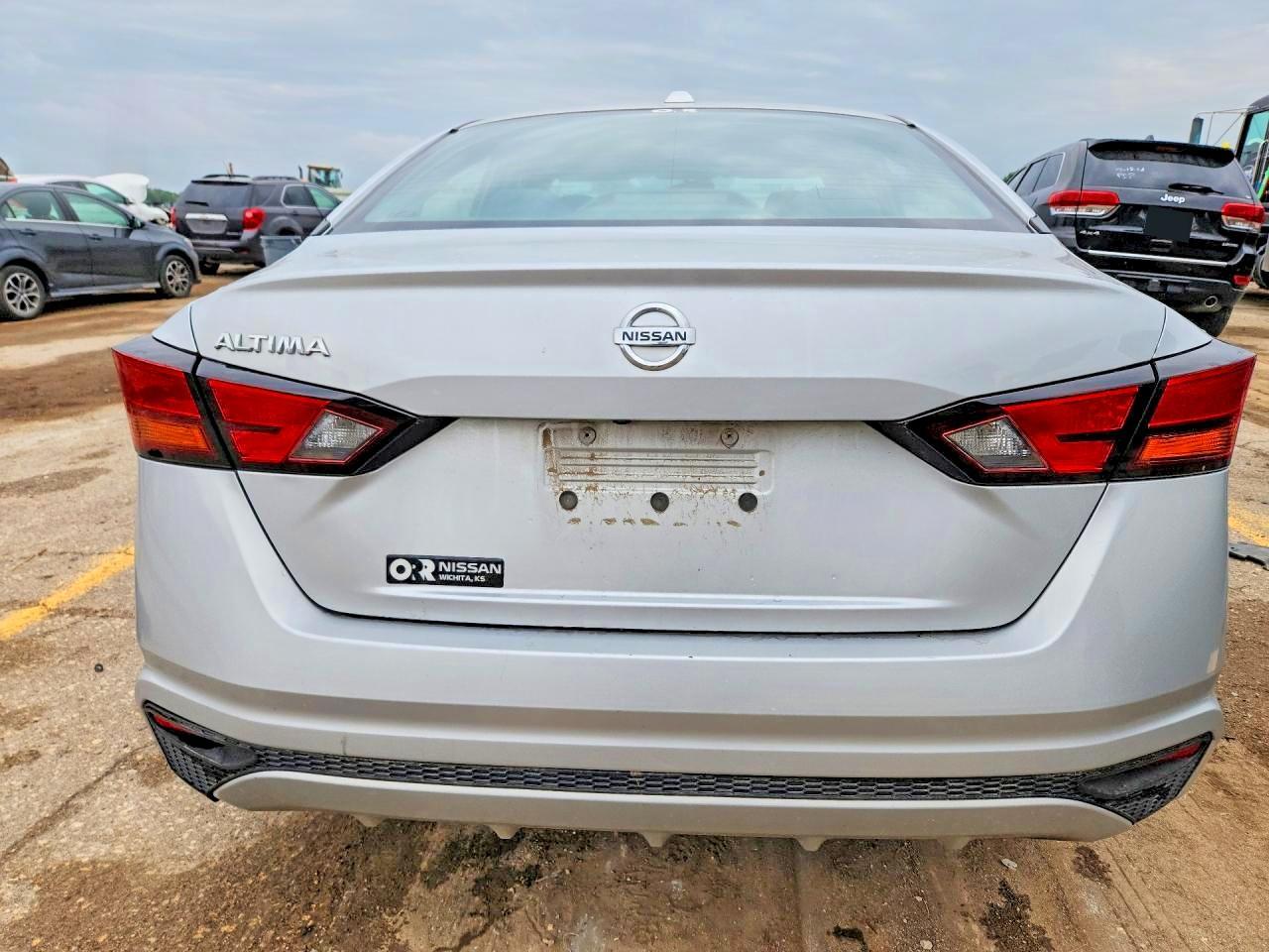 2020 Nissan Altima S - Фото 6
