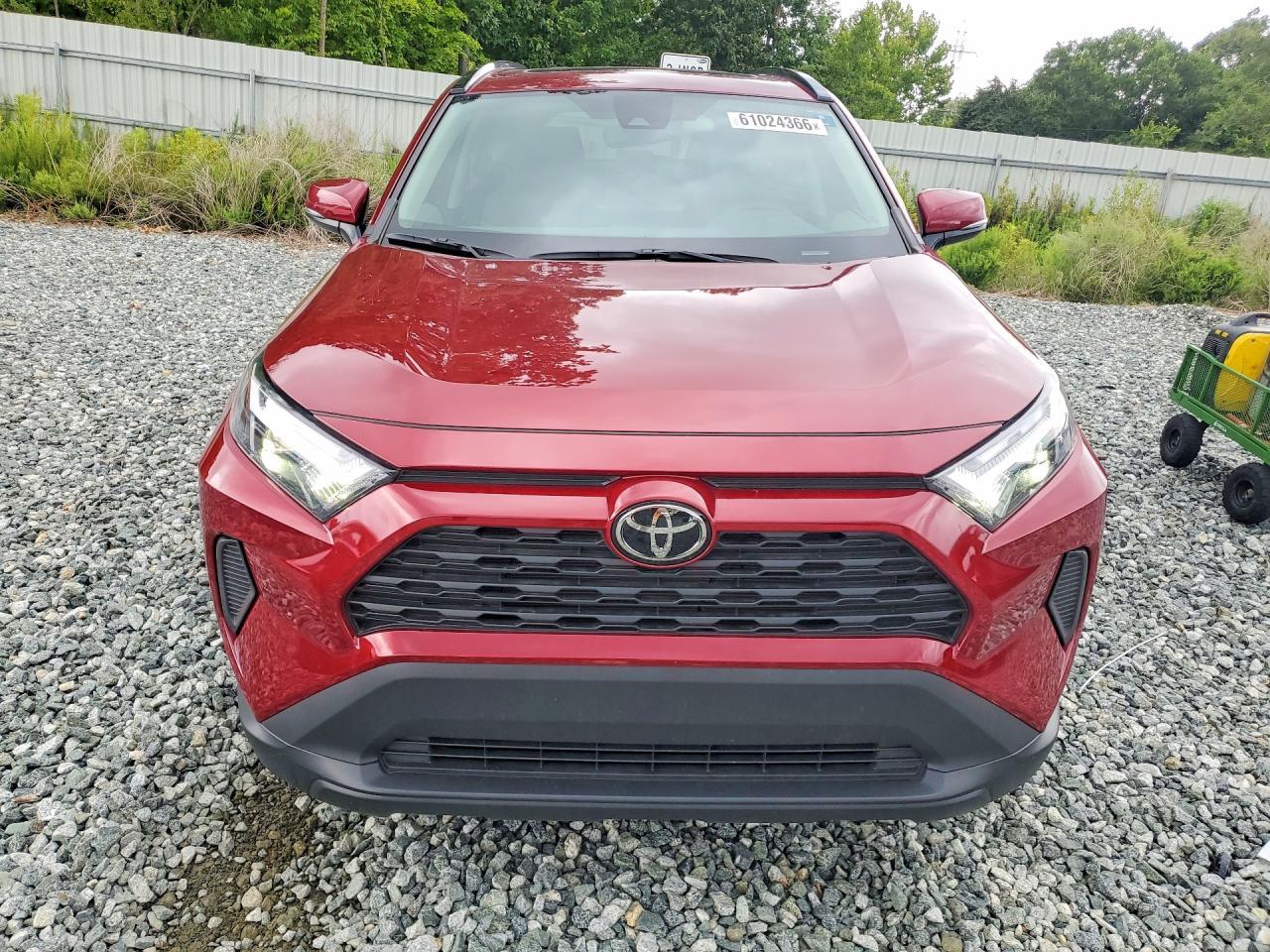 2025 Toyota Rav4 Xle - Image 5