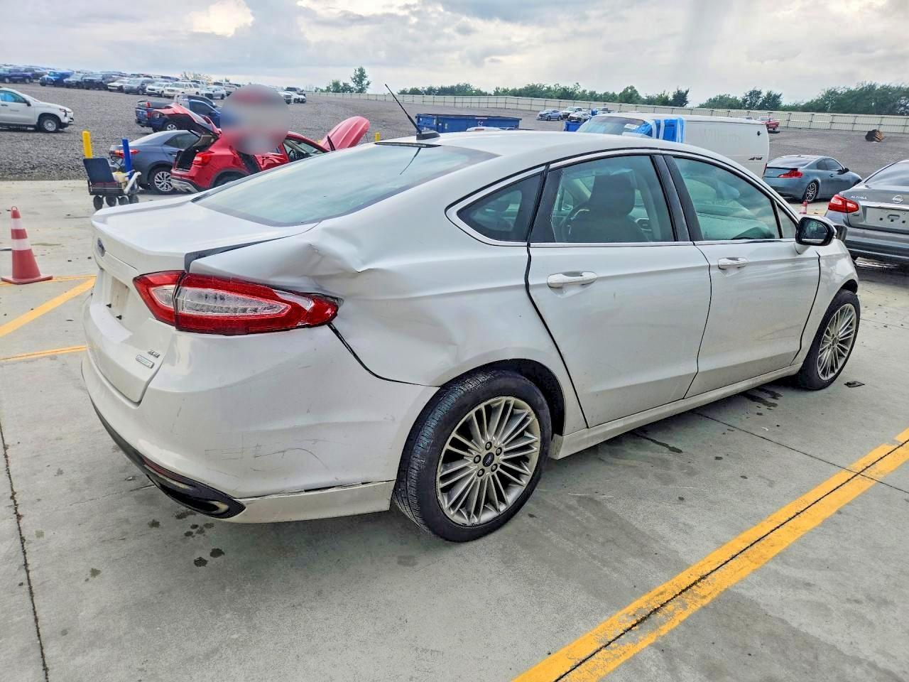 2016 Ford Fusion Se - Фото 3