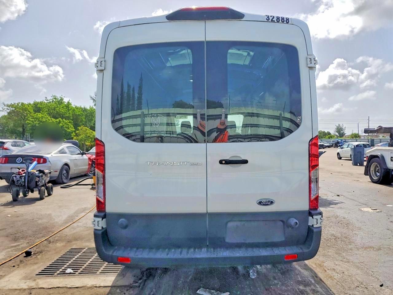 2019 Ford Transit 250 Delivery Van - Image 6