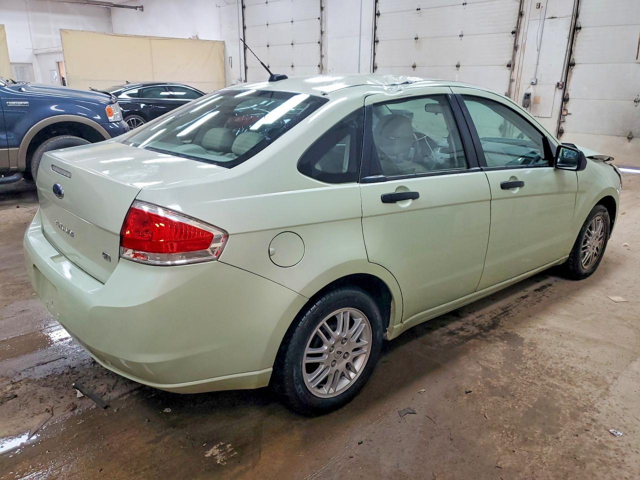 2010 Ford Focus Se - Фото 3