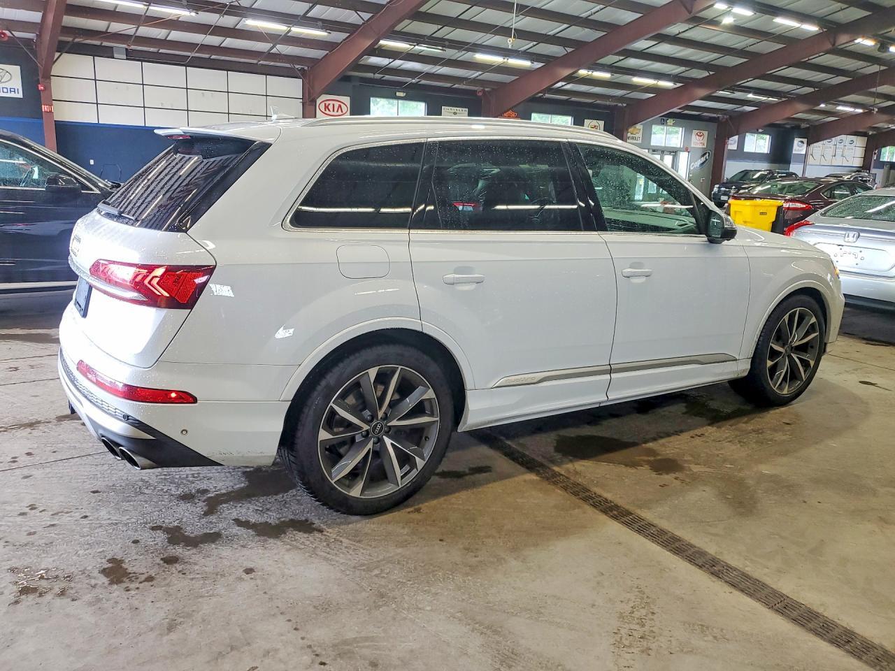 2021 Audi Sq7 Premium Plus - Фото 3