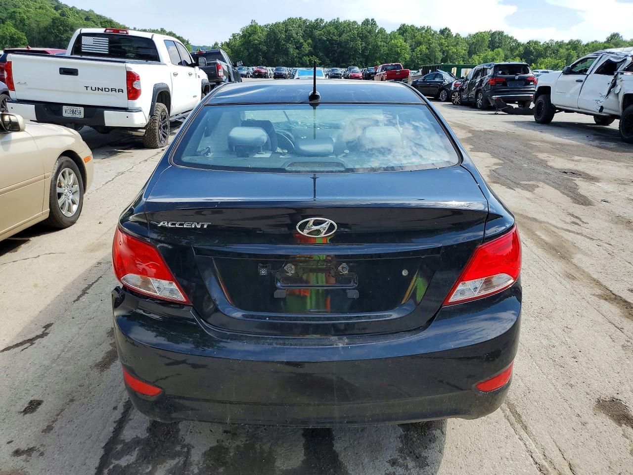 2017 Hyundai Accent Se - Фото 6