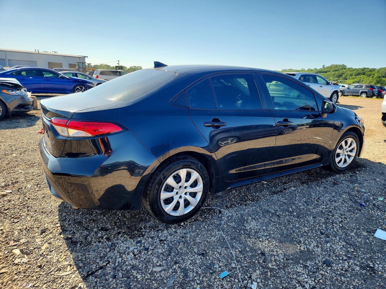2021 Toyota Corolla Le - Фото 3