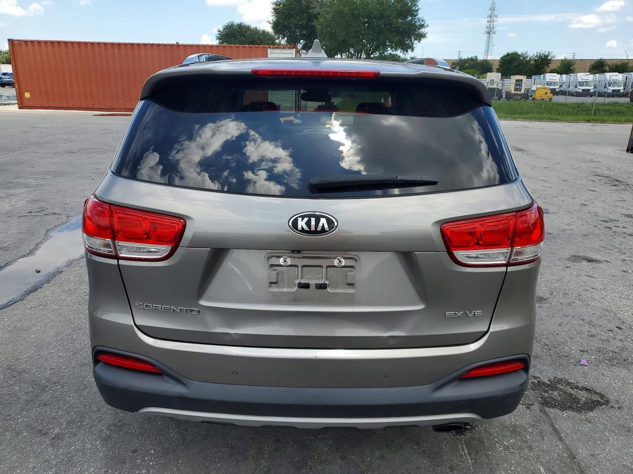 2017 Kia Sorento Ex - Image 6