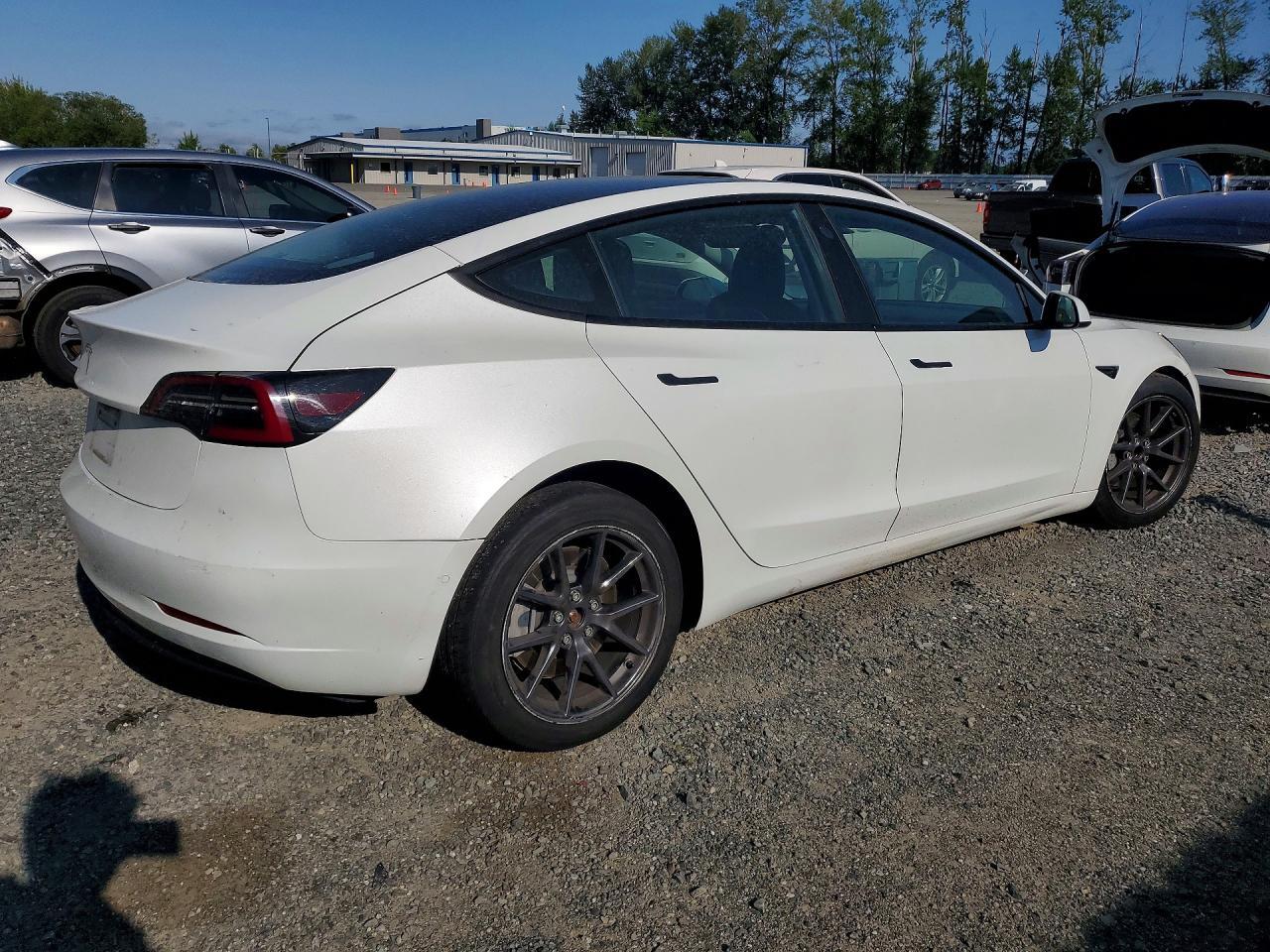 2021 Tesla Model 3 - Фото 3