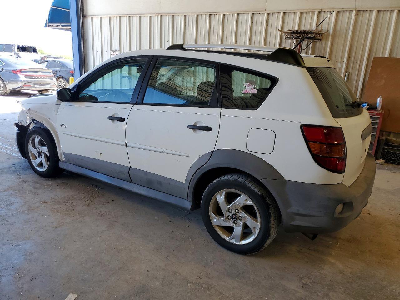 2008 Pontiac Vibe - Image 2