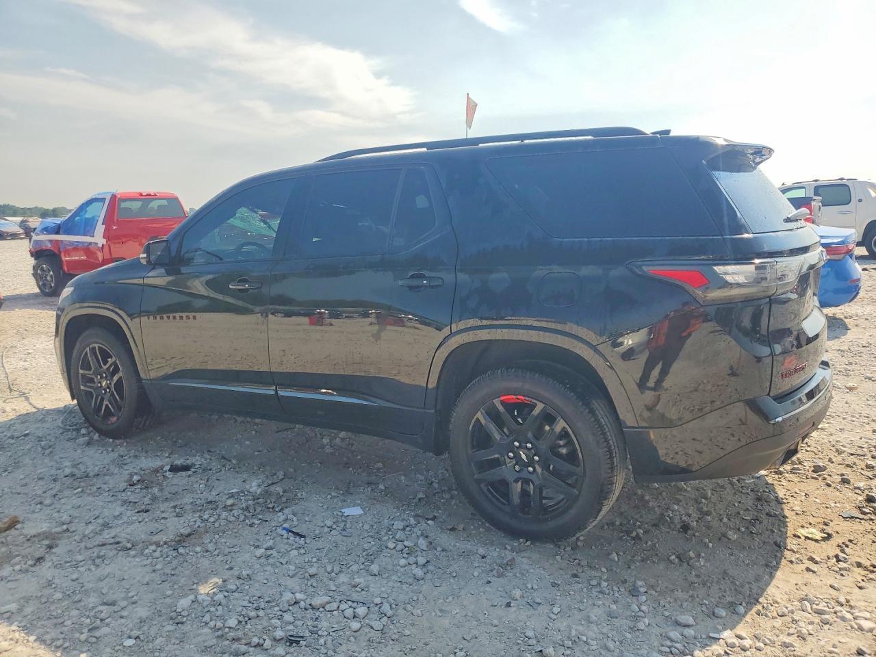 2019 Chevrolet Traverse Premier - Image 2