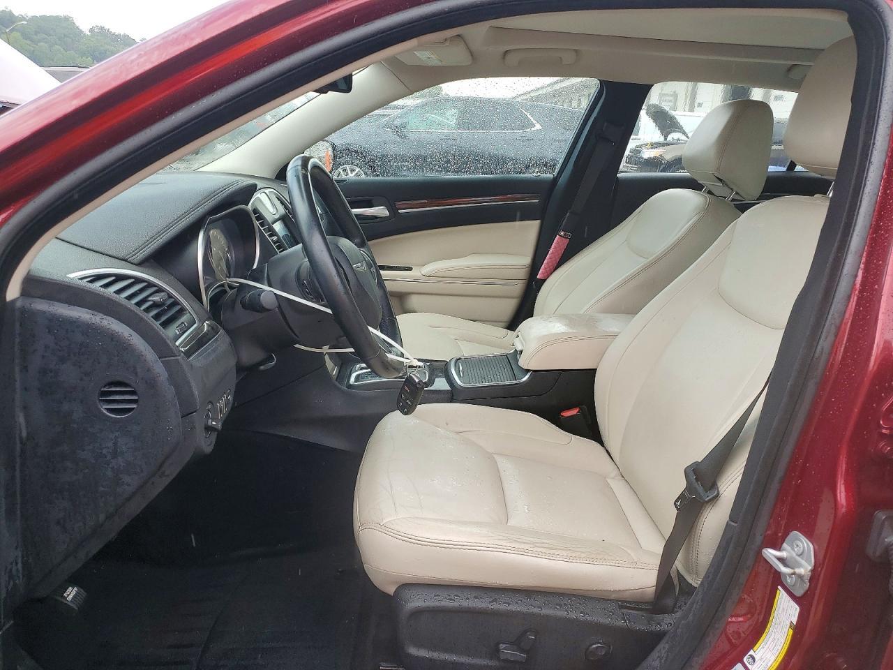 2018 Chrysler 300 Touring - Image 7