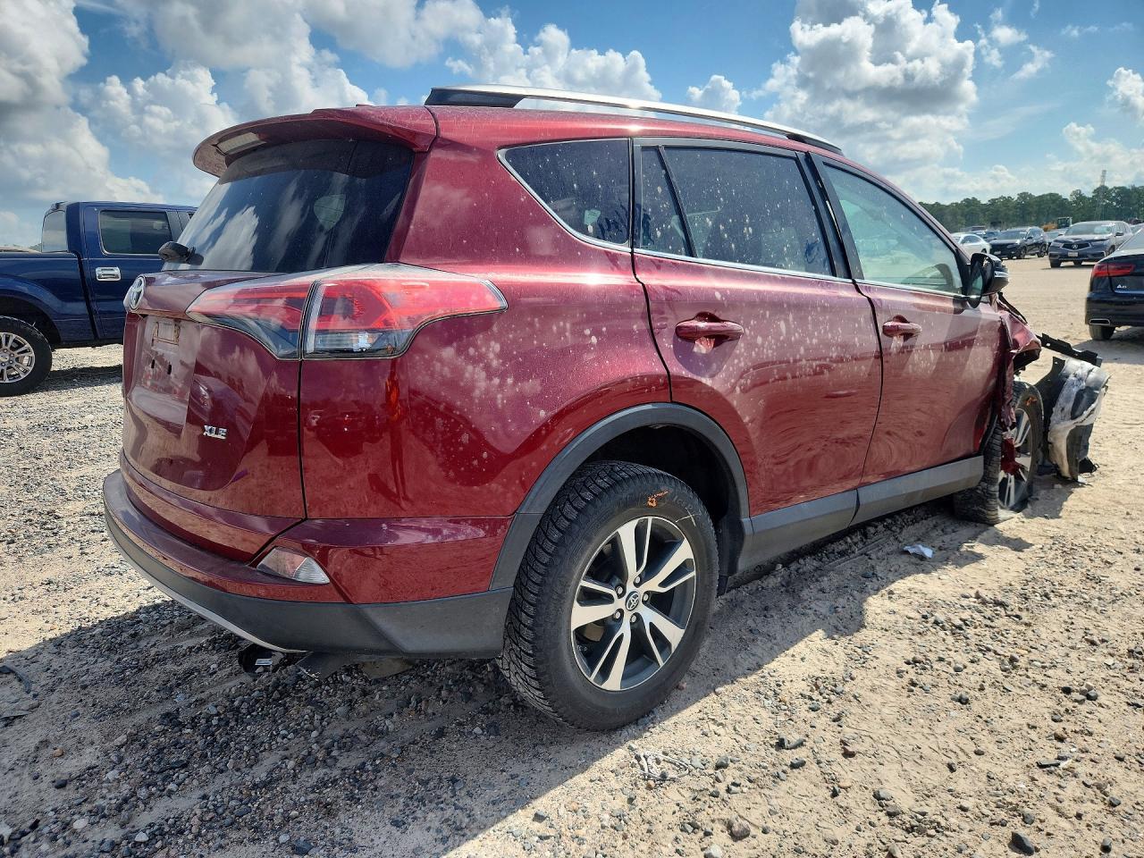 2018 Toyota Rav4 Xle - Image 3