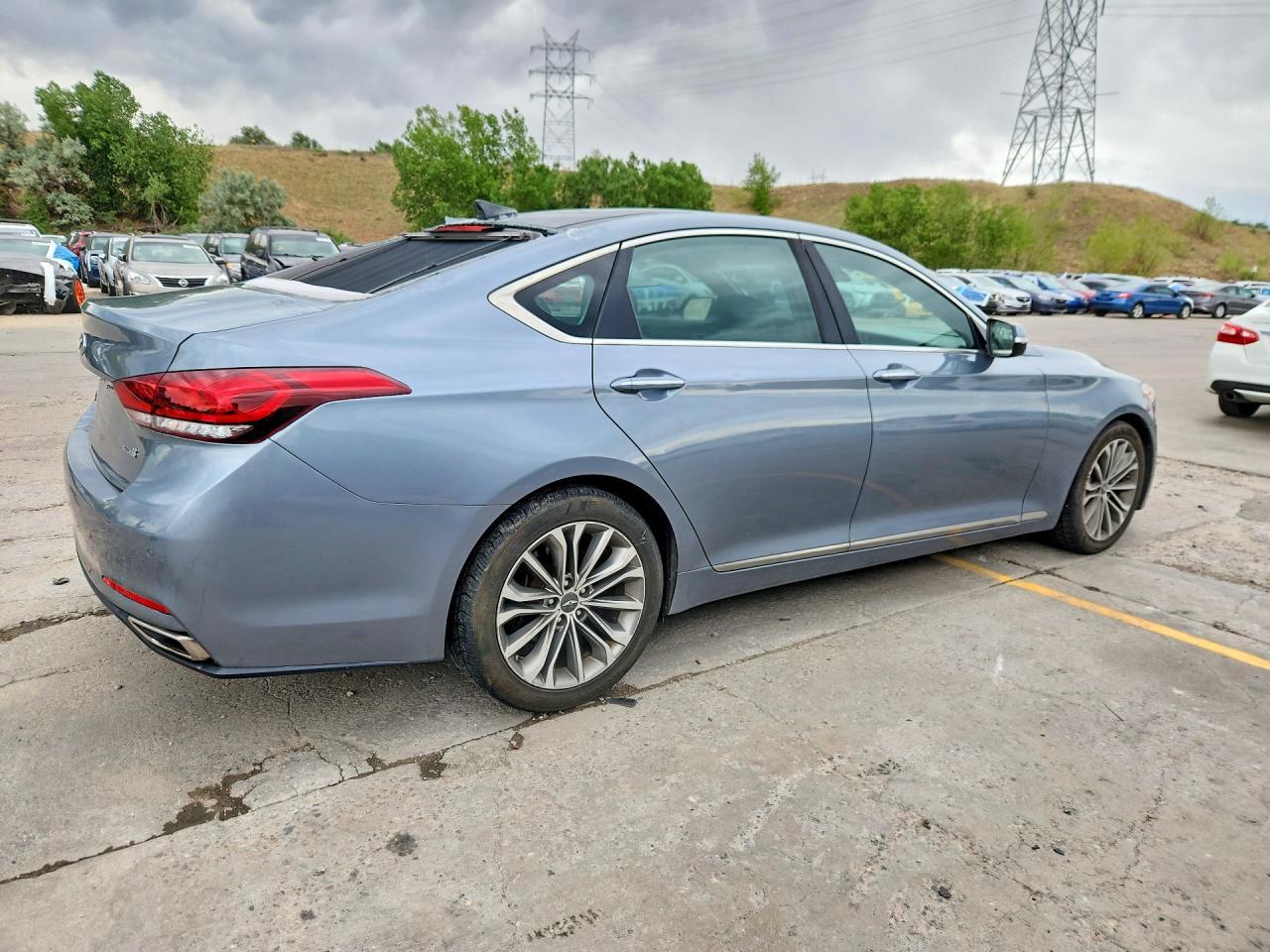 2015 Hyundai Genesis 3.8L - Фото 3