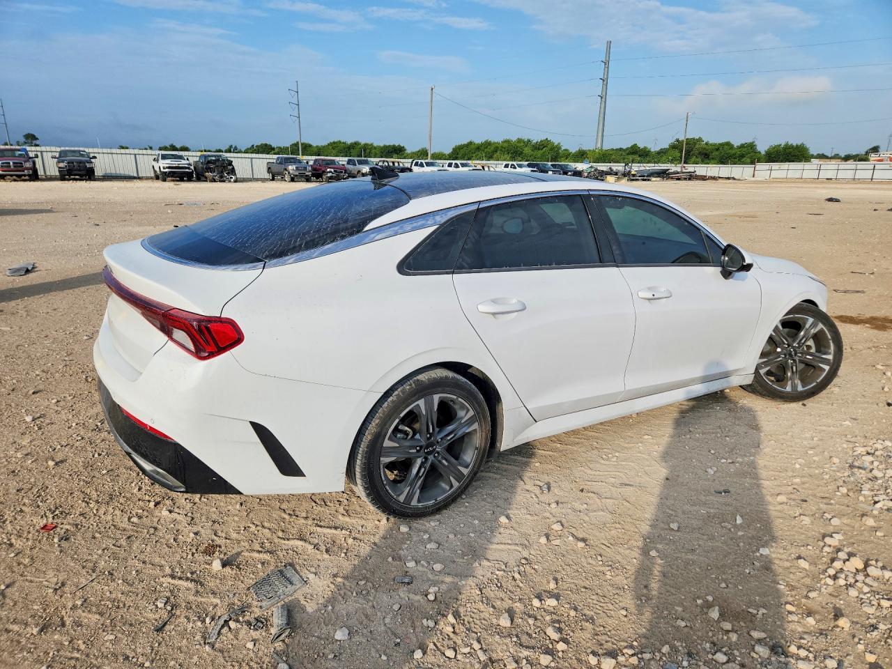 2022 Kia K5 Ex - Image 3