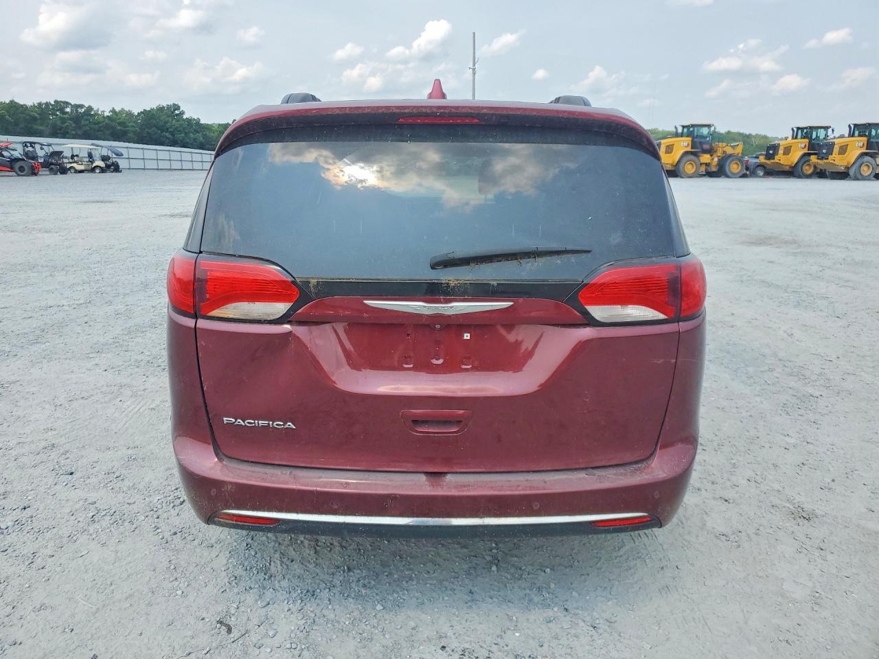 2017 Chrysler Pacifica Touring L - Фото 6
