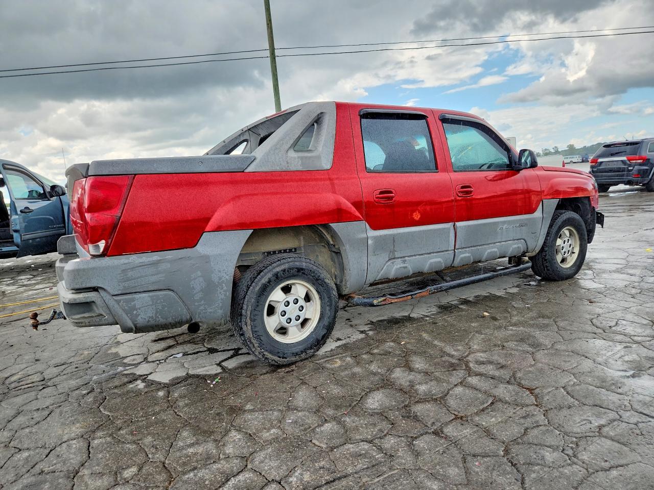 2002 Chevrolet Avalanche C1500 - Image 3