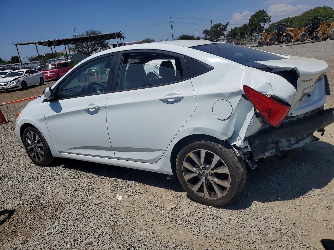2015 Hyundai Accent Gls - Фото 2