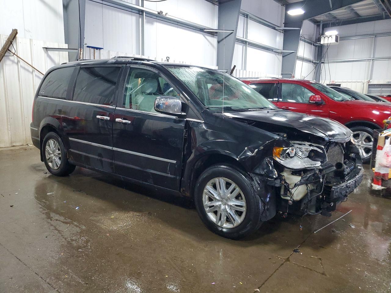 2009 Chrysler Town & Country Limited - Фото 4