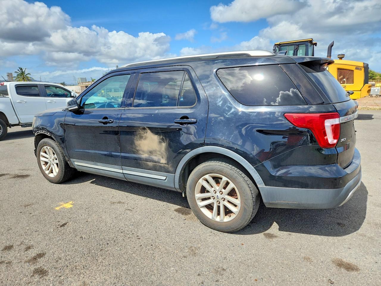 2016 Ford Explorer Xlt - Фото 2