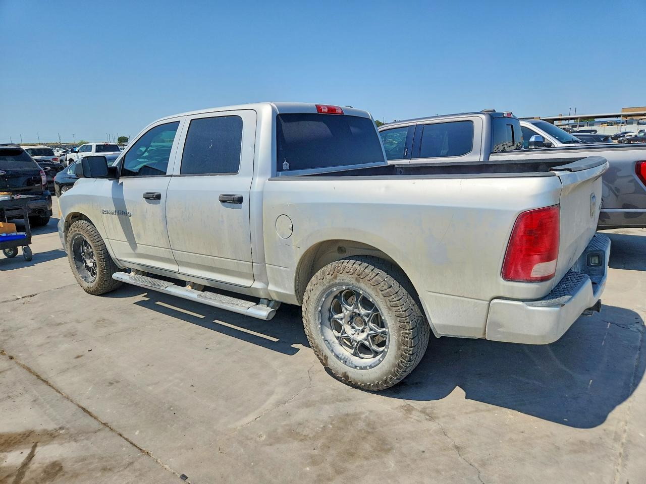 2011 Dodge Ram 1500 - Фото 2