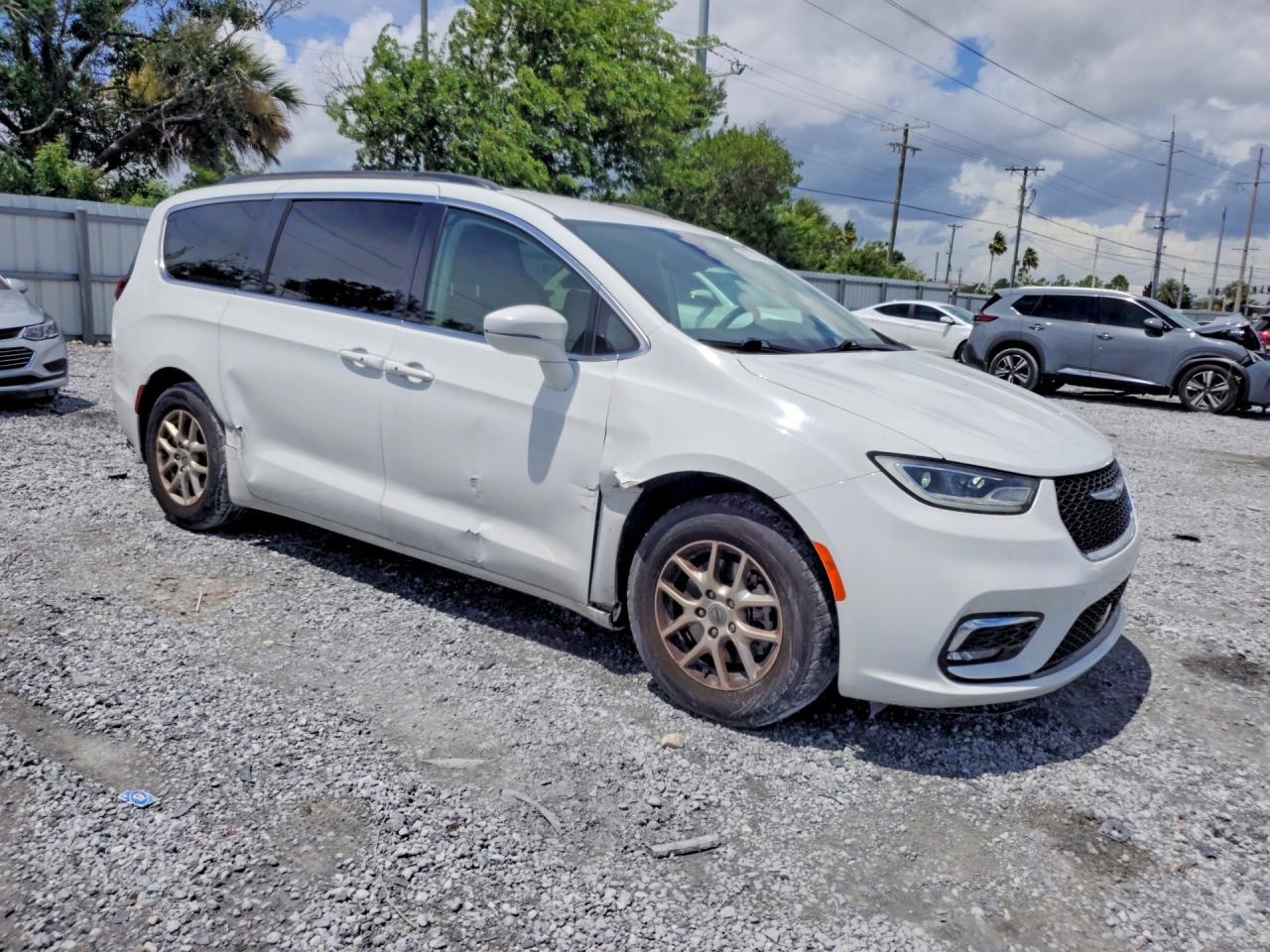 2022 Chrysler Pacifica Touring L - Фото 4