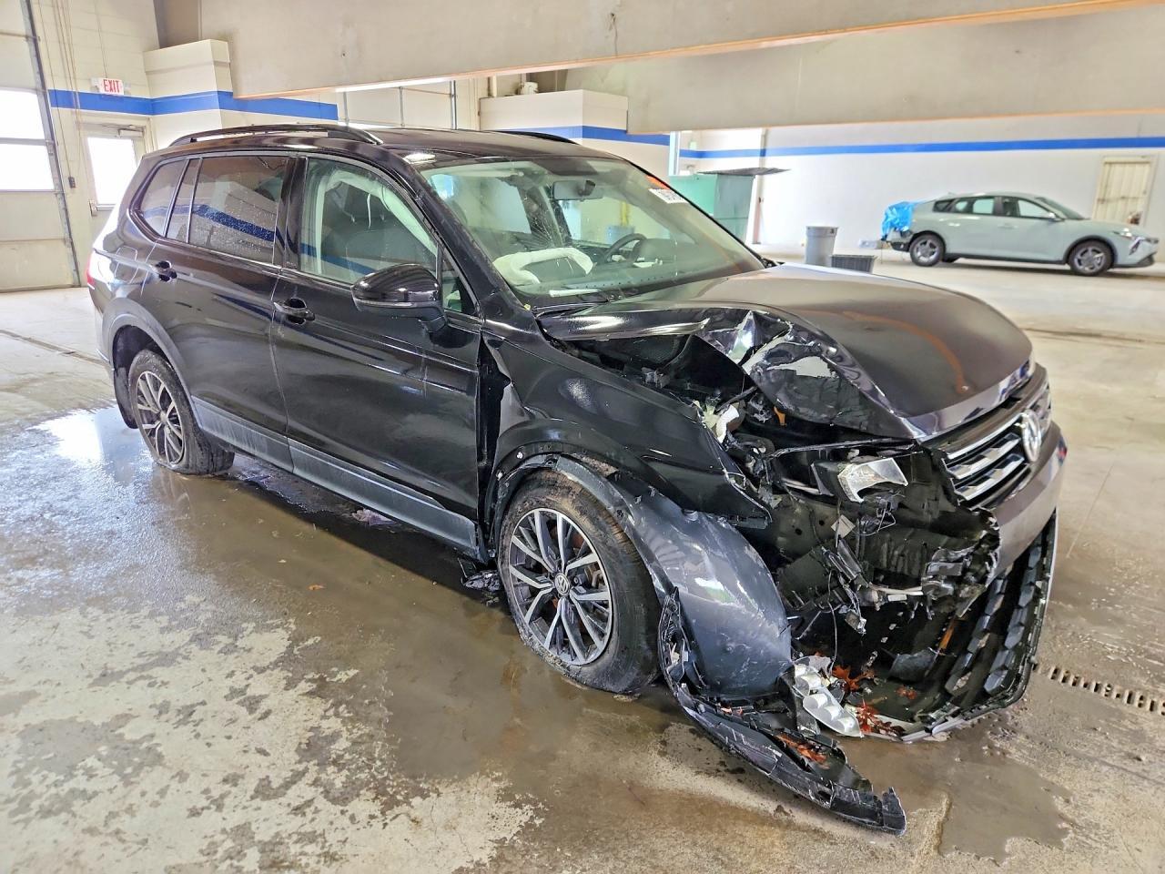 2021 Volkswagen Tiguan S - Фото 4
