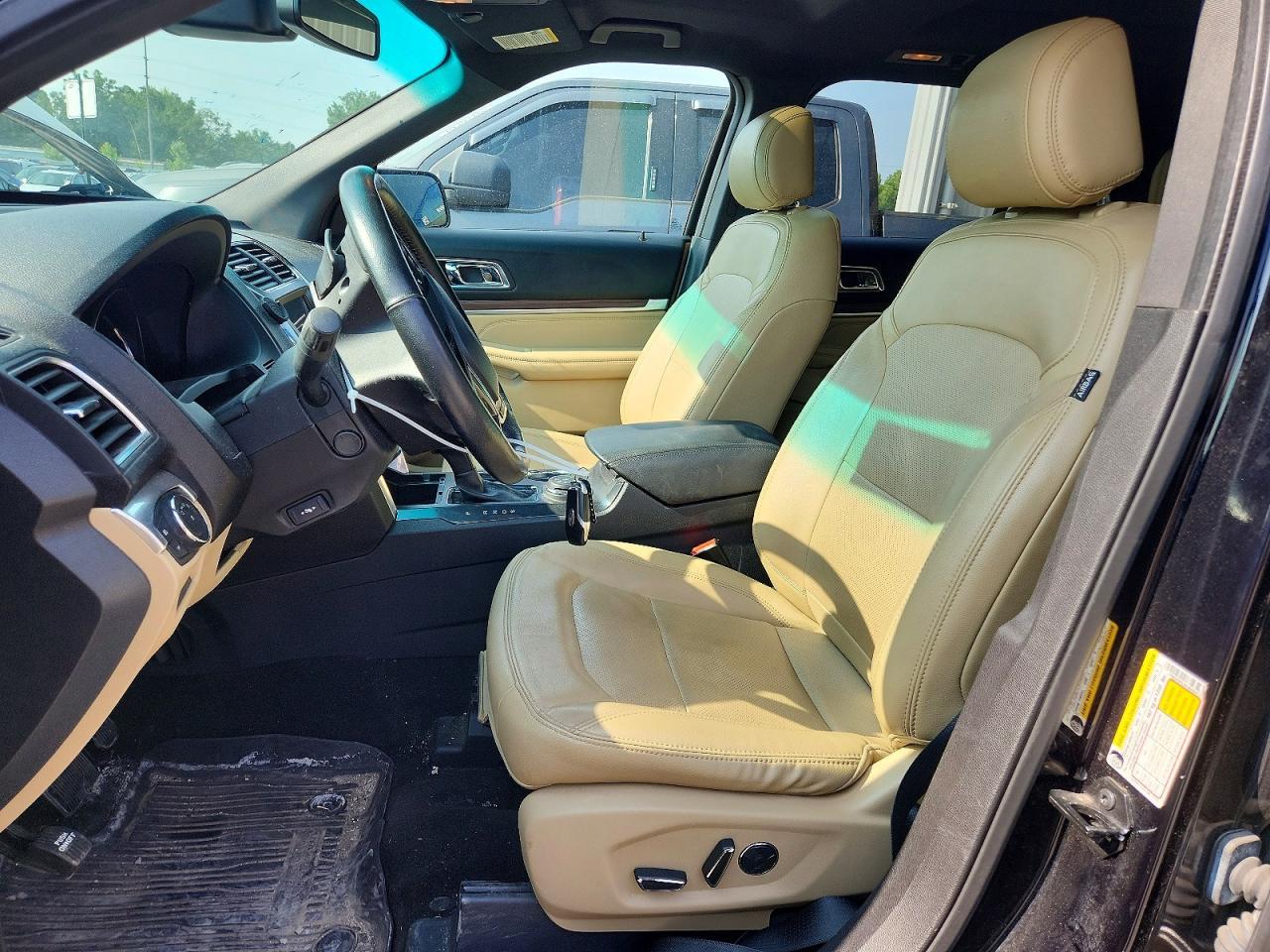 2017 Ford Explorer Limited - Image 7