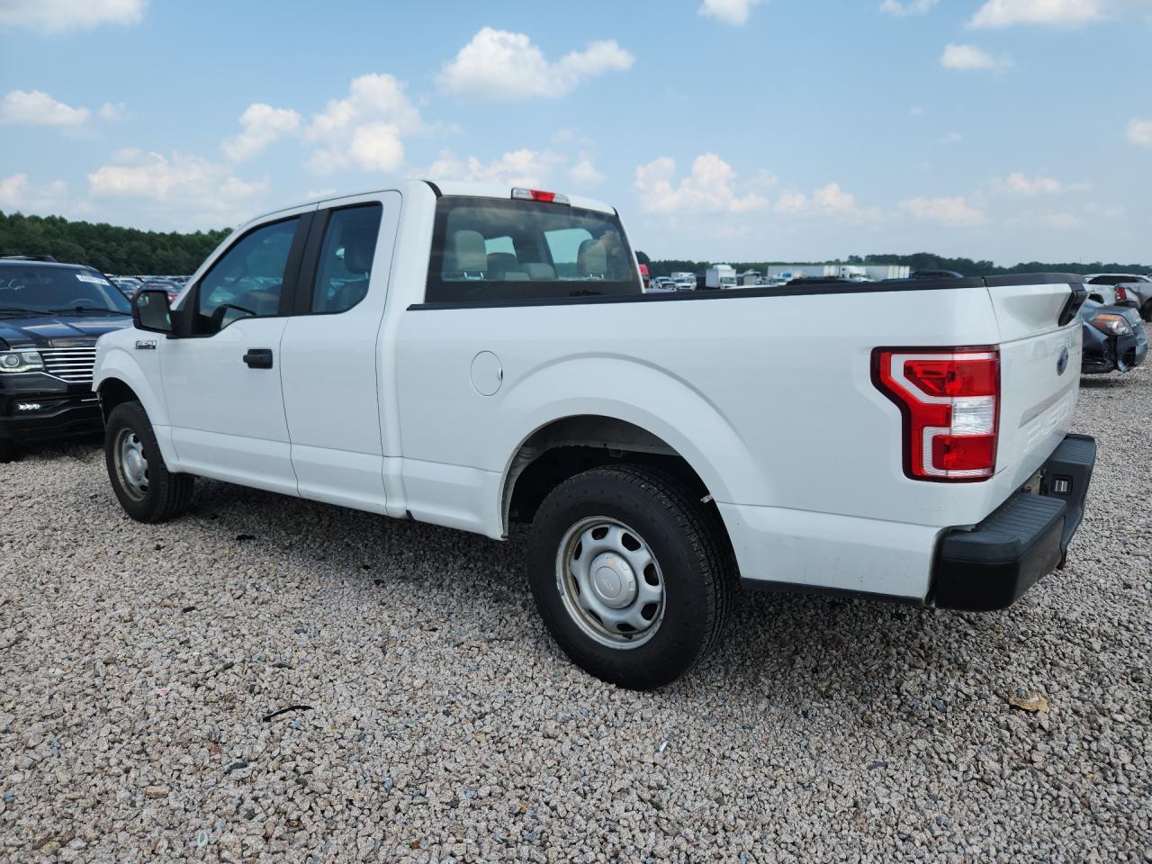 2018 Ford F150 Super Cab - Image 2