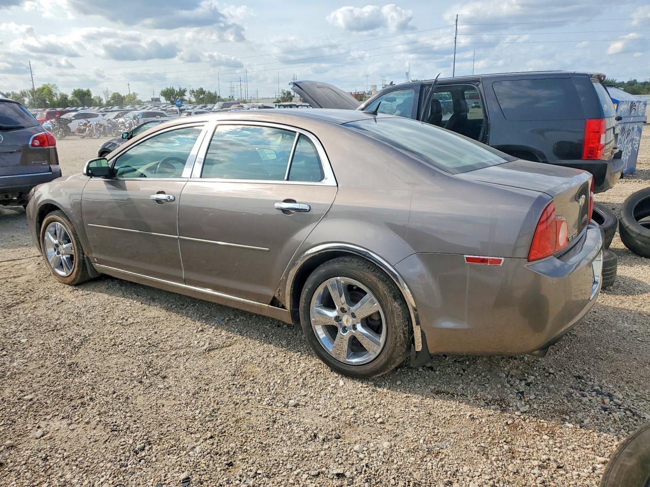 2010 Chevrolet Malibu 2Lt - Фото 2