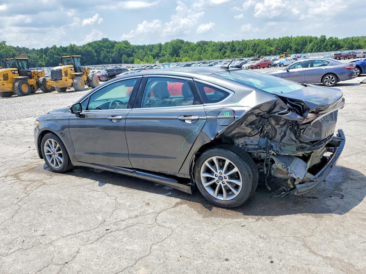 2017 Ford Fusion Se - Фото 2