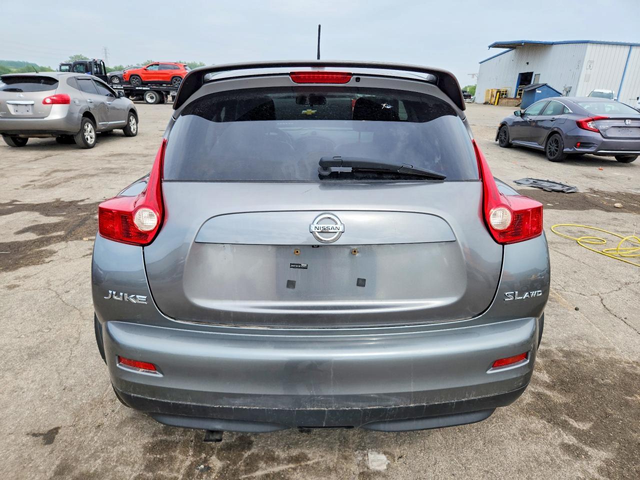 2011 Nissan Juke S - Фото 6
