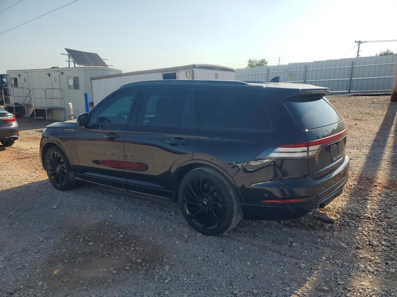 2021 Lincoln Aviator Reserve - Image 2