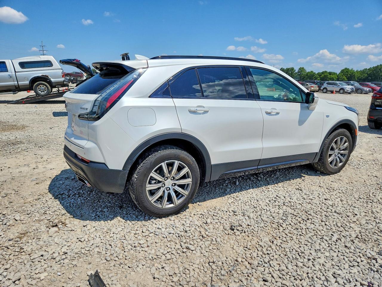 2022 Cadillac Xt4 Sport - Image 3
