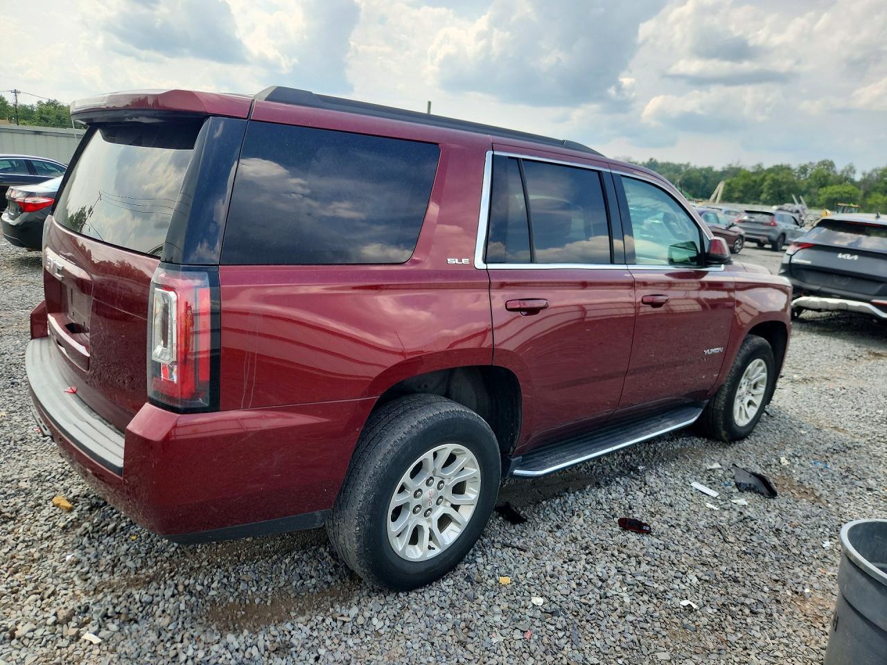 2020 GMC Yukon Sle - Фото 3