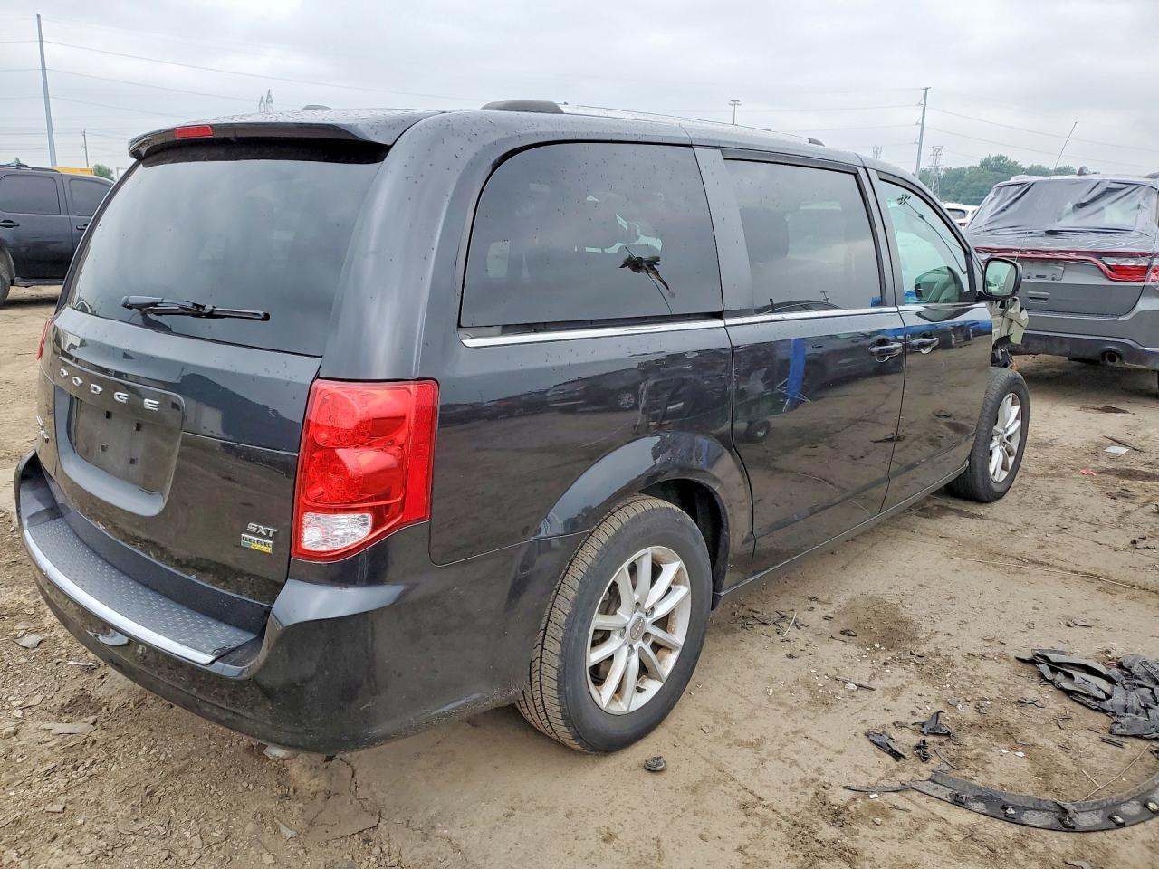 2019 Dodge Grand Caravan Sxt - Image 3