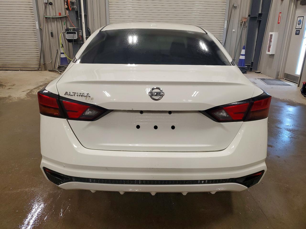 2019 Nissan Altima S - Фото 6