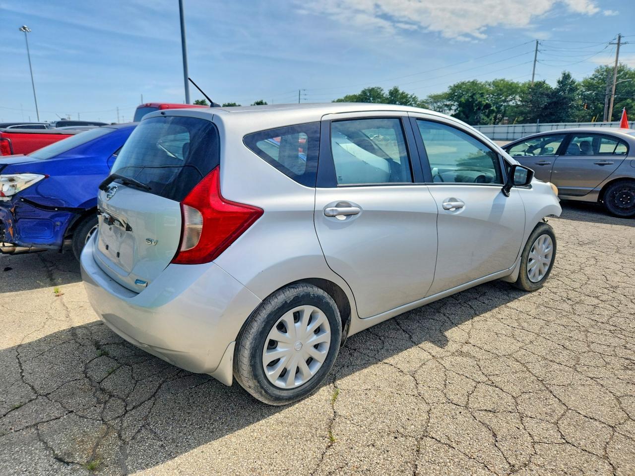 2015 Nissan Versa Note S - Фото 3