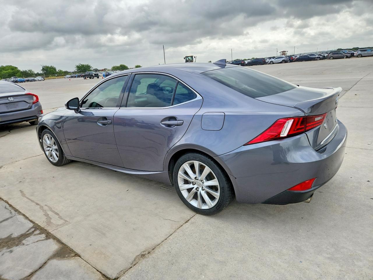 2016 Lexus Is 200T - Image 2