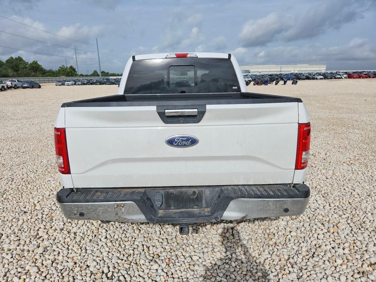 2017 Ford F150 Supercrew - Image 6