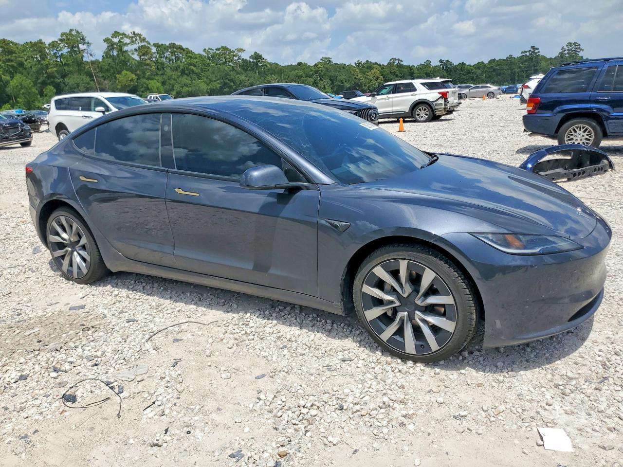 2024 Tesla Model 3 - Image 4