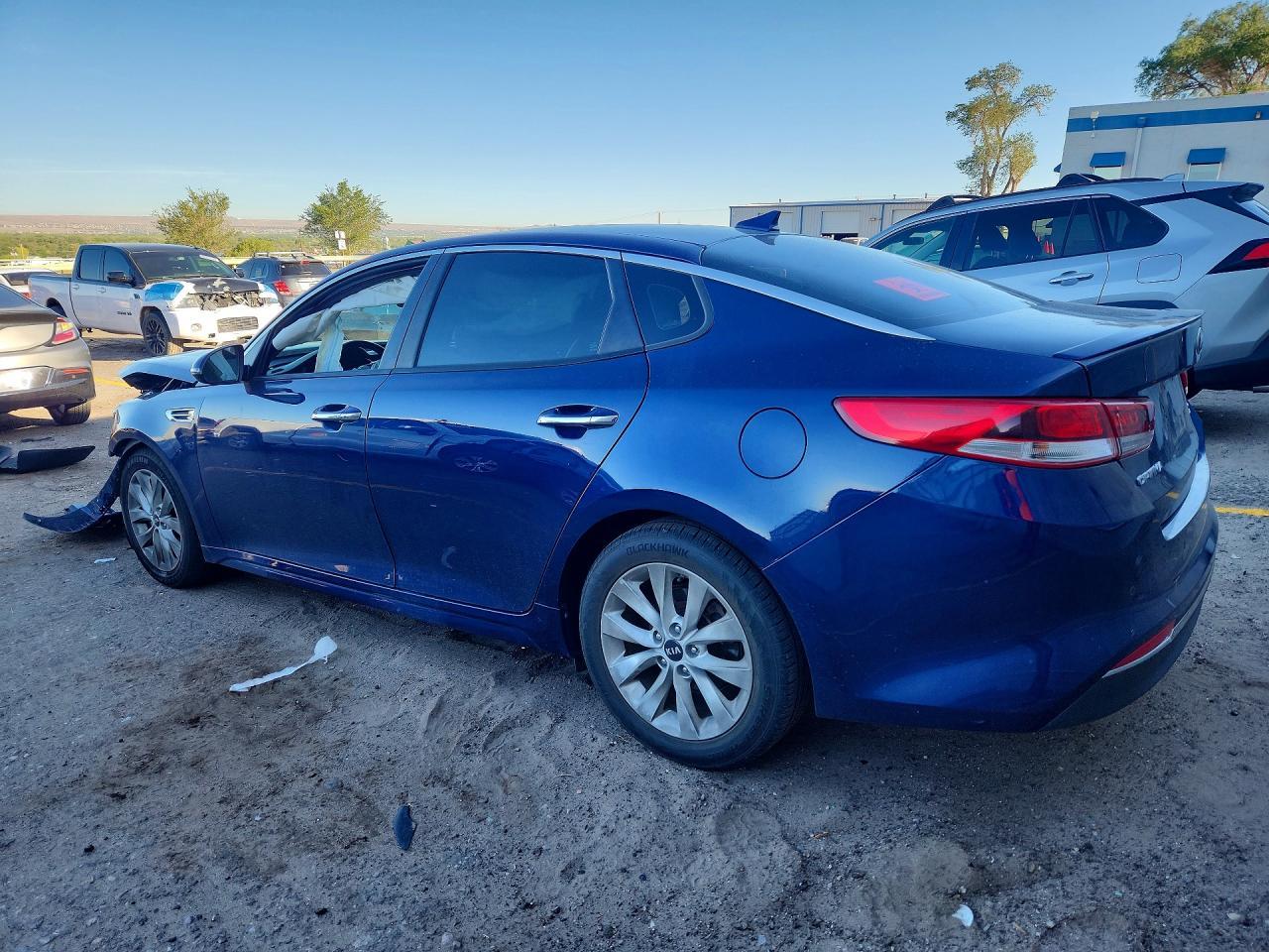 2018 Kia Optima S - Фото 2