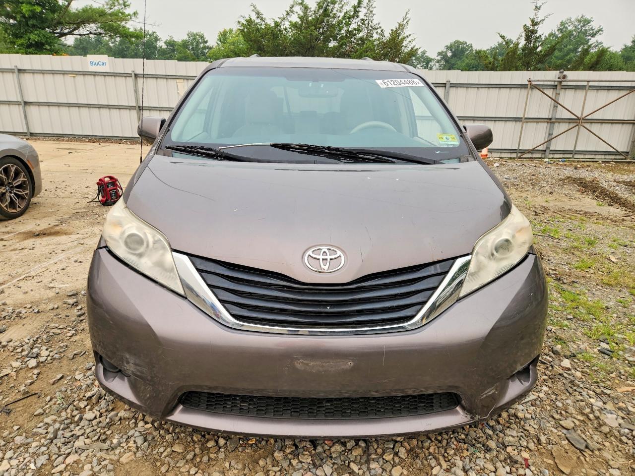 2013 Toyota Sienna - Image 5