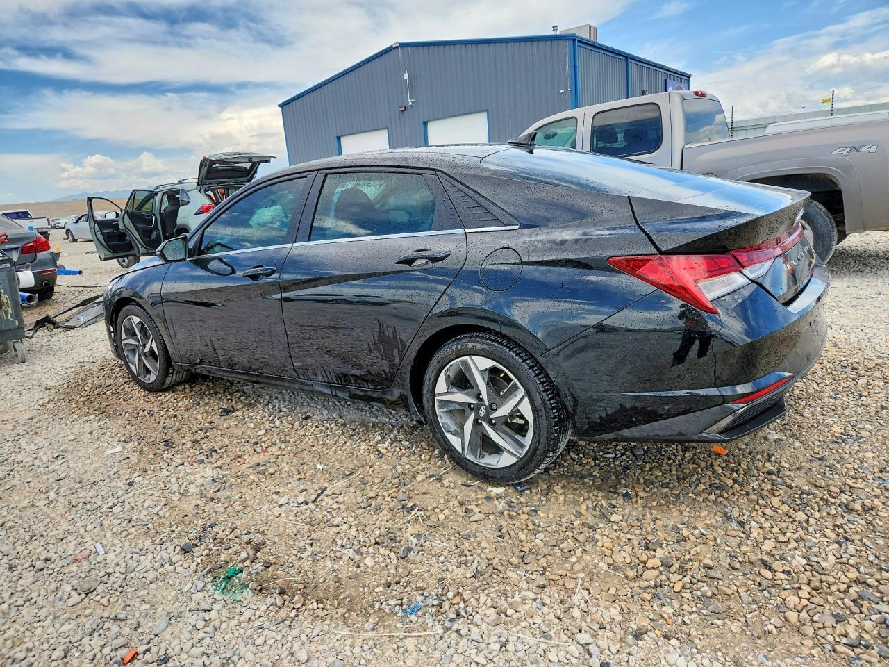 2023 Hyundai Elantra Limited - Фото 2