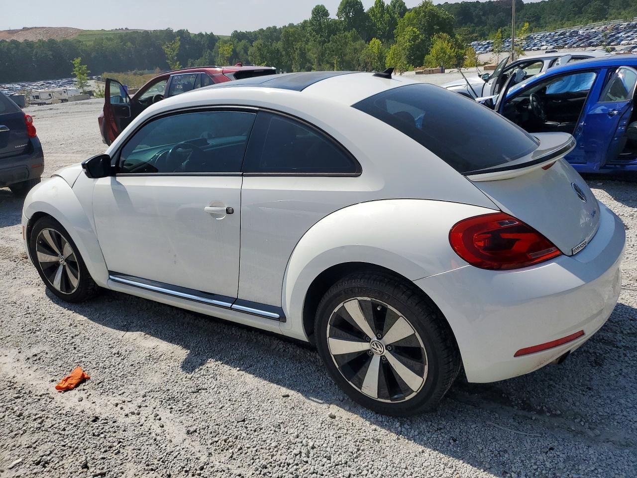 2012 Volkswagen Beetle Turbo - Фото 2