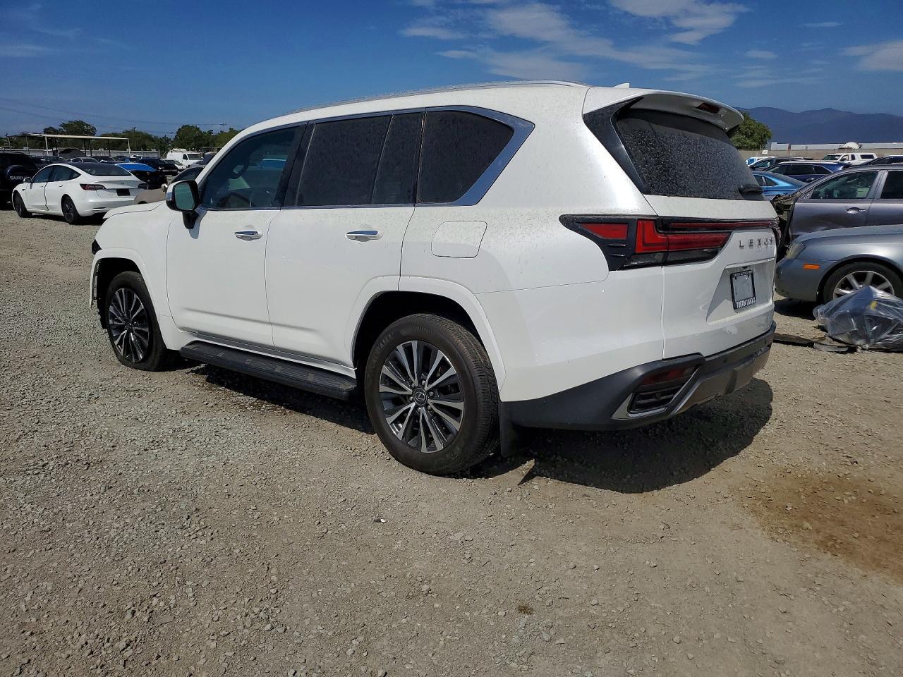 2024 Lexus Lx 600 Premium - Image 2