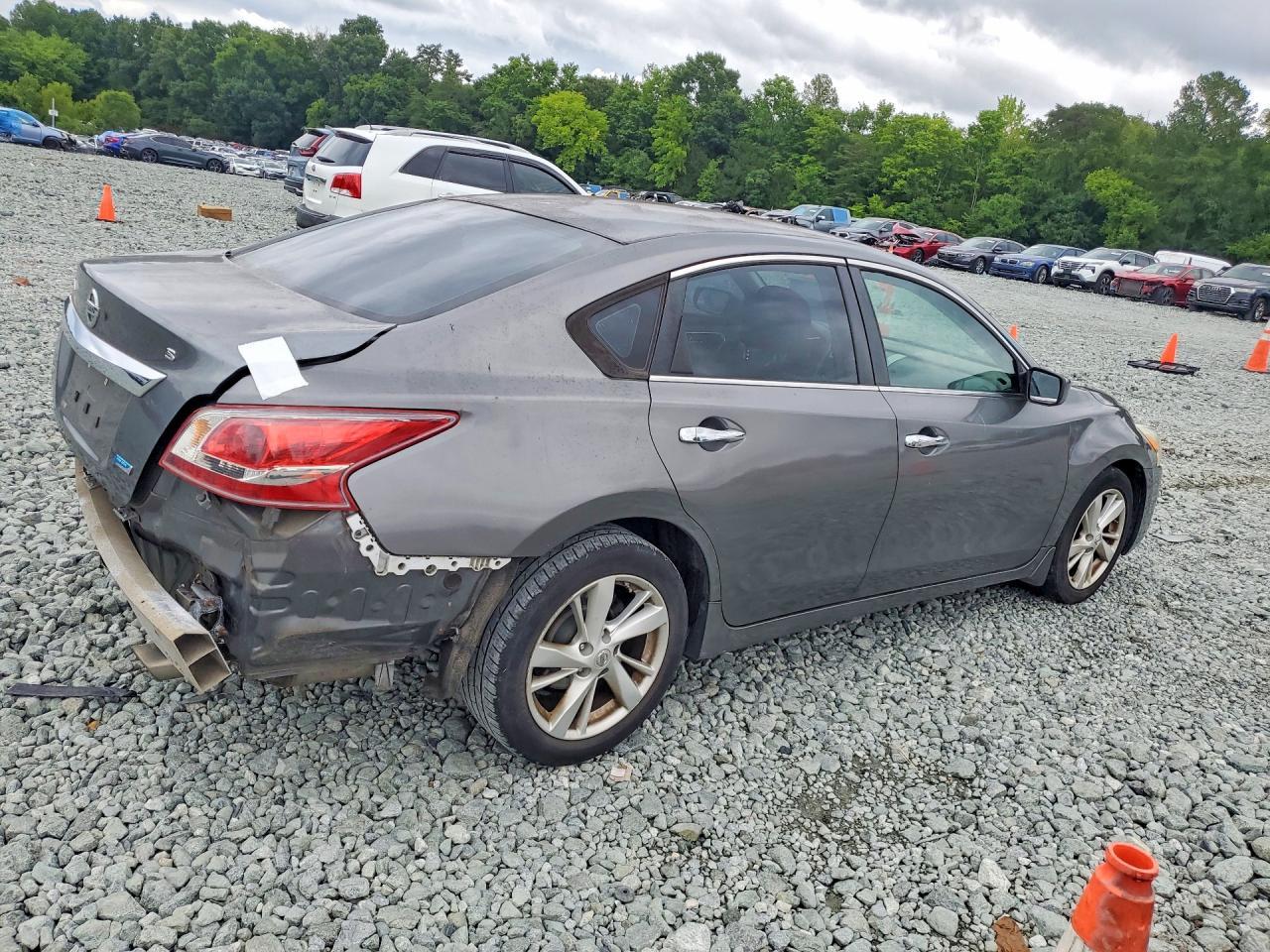 2014 Nissan Altima 2.5 S - Image 3